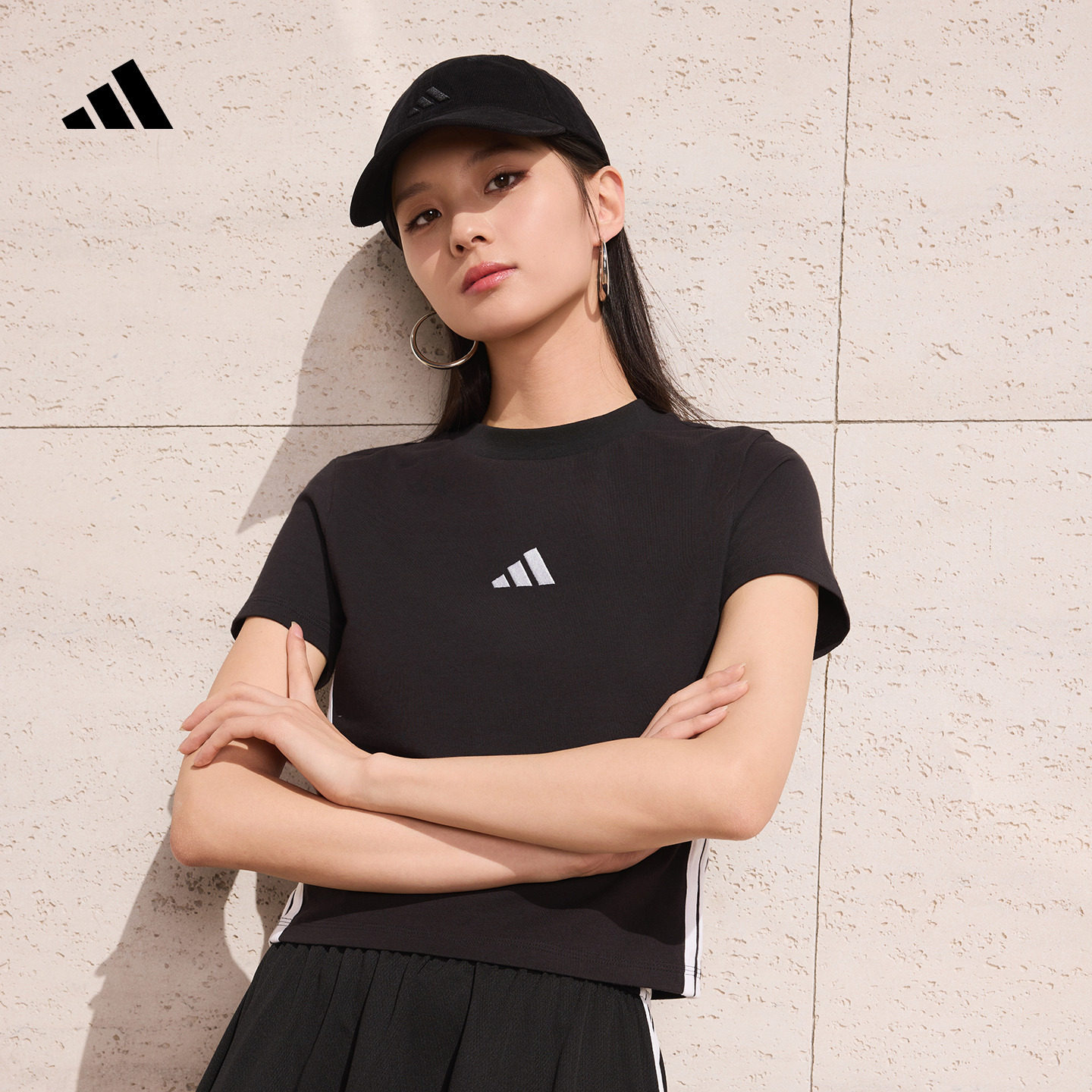 短款休闲修身百搭三条纹圆领短袖T恤女新款adidas阿迪达斯轻运动