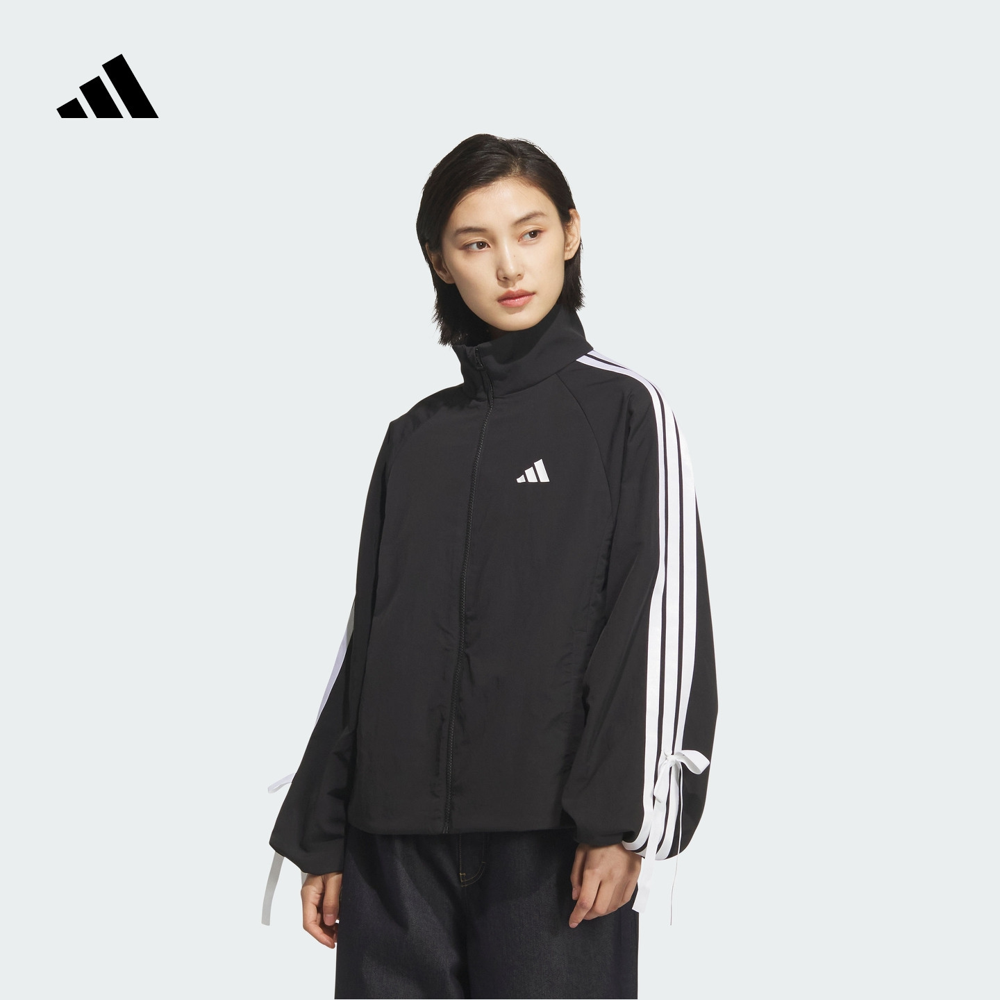 阿迪达斯系列女拒水连帽夹克外套