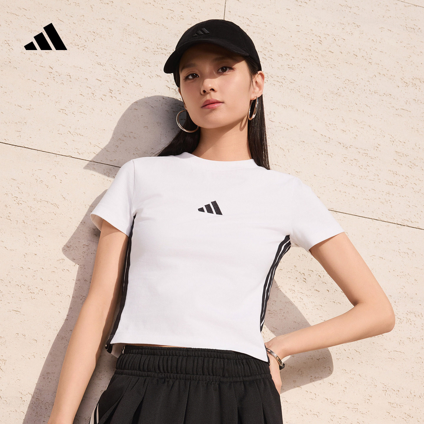 短款休闲修身百搭三条纹圆领短袖T恤女adidas阿迪达斯轻运动
