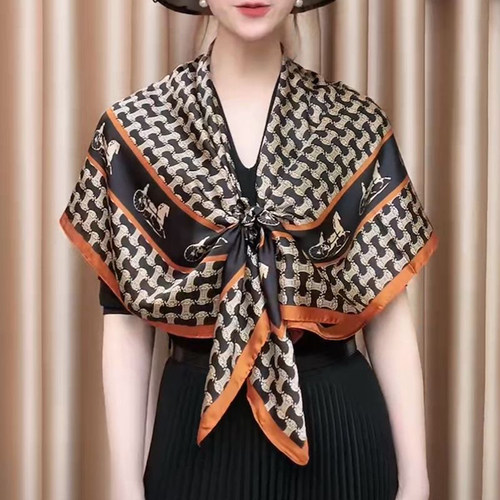 春秋季百搭多功能丝绸女大方巾
