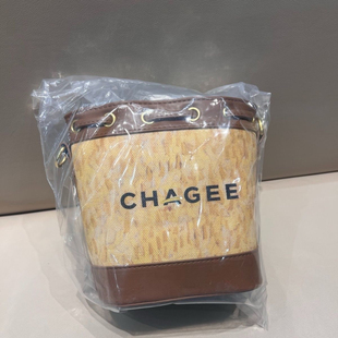 正品代购霸王茶姬河南安徽地区新款晴山栖谷限定水桶包周边