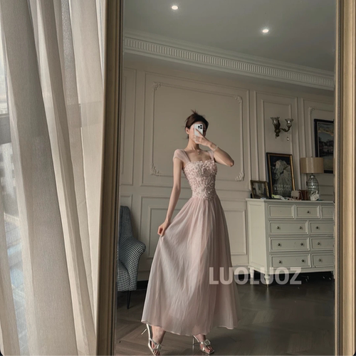 LUOLUOZ【樱色轻语】温柔风重工刺绣温柔方领收腰长款连衣裙JF138