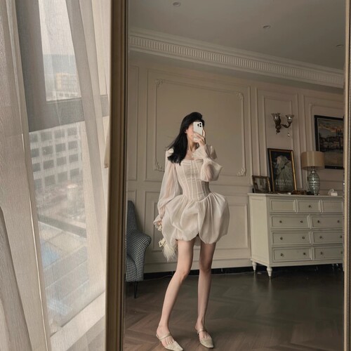 气质花苞蓬裙网纱长袖短款连衣裙