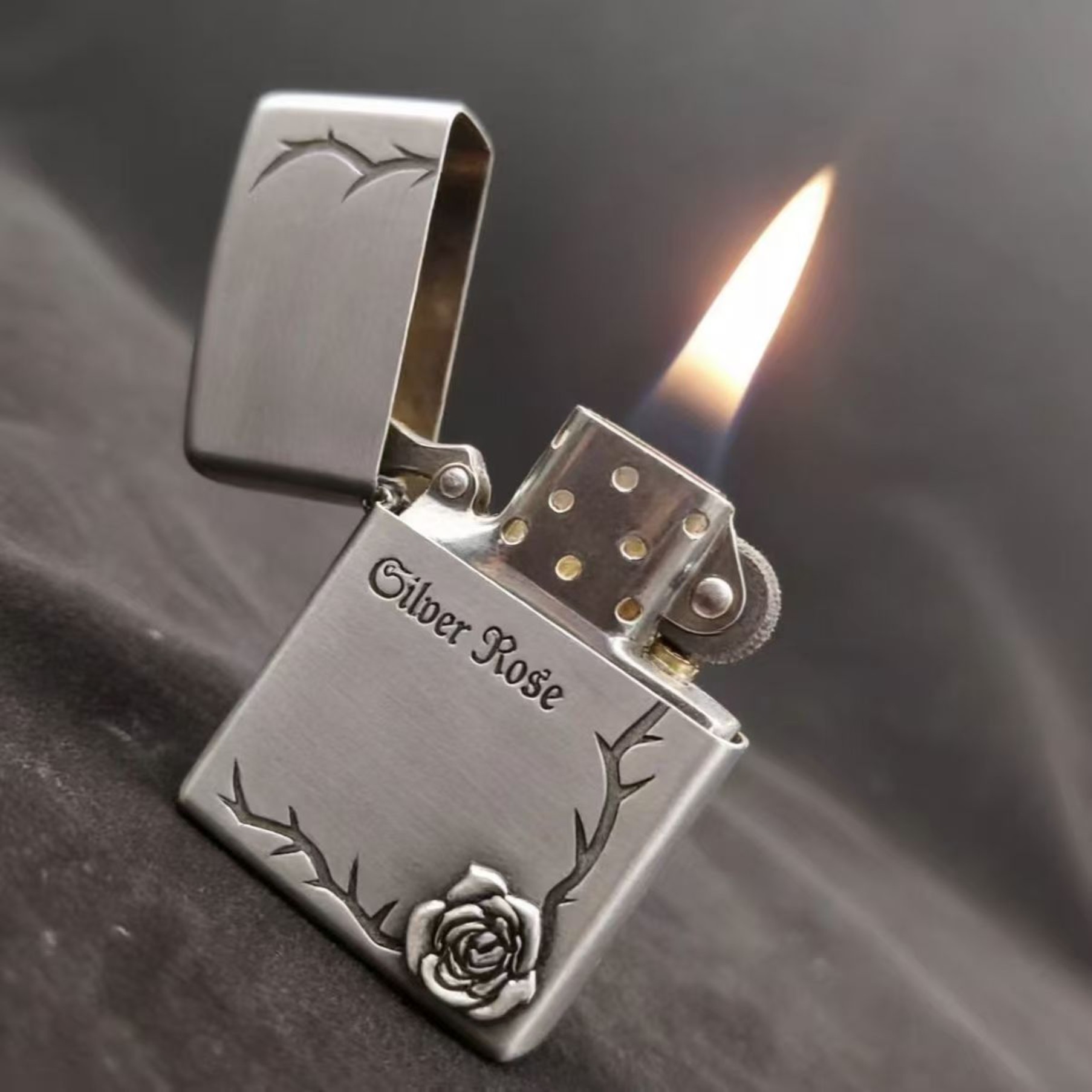 特价个性银色玫瑰花防风老式复古雕花煤油砂轮打火机经典款3D立体
