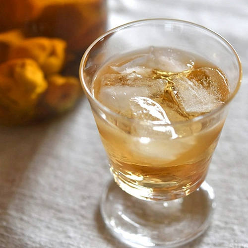 Увидеть эссенцию зеленой сливы подлинная сахар -зеленый сливовый сок коричневый сахар зеленый слива без сахара. Рейбция сливочных сливов 55 г сливы 55 г