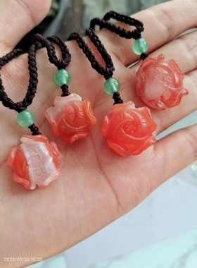 天然牡丹花挂坠南红玛瑙
