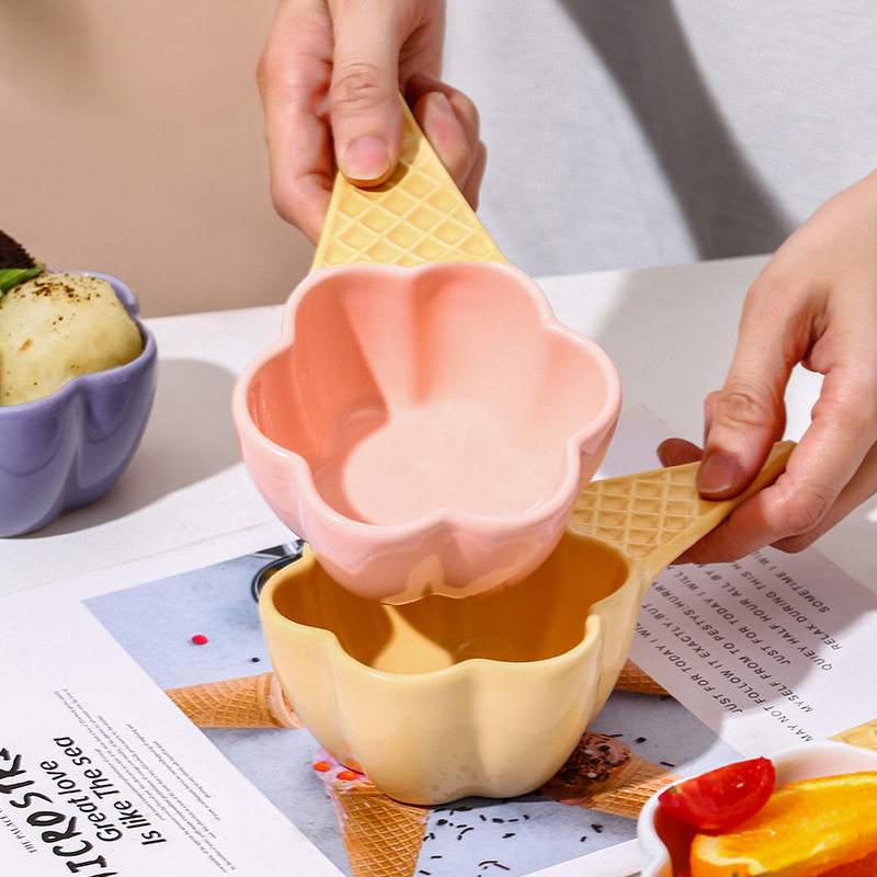 创意甜品碗盘餐具网红韩式可爱少女心陶瓷手把碗家用雪糕杯水果碗