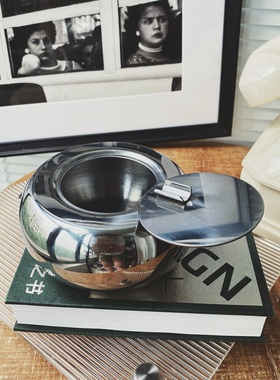 livingbank中古包豪斯烟灰缸带盖密封不锈钢烟缸INS复古民宿用品