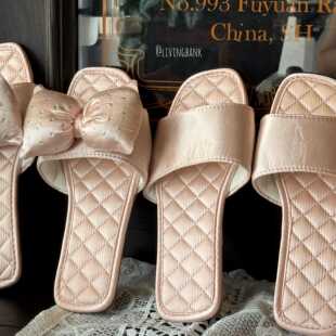 livingbank|甜心闪钻芭蕾粉家居拖鞋 黑色千金一字chill感拖鞋