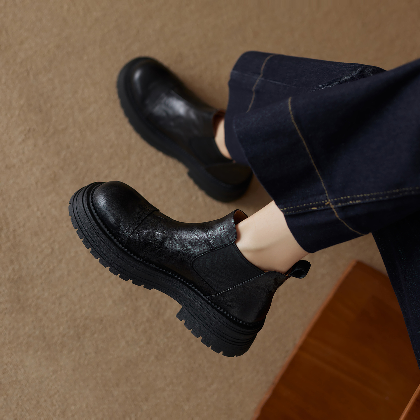 裸靴厚底马丁靴复古百搭小短靴女