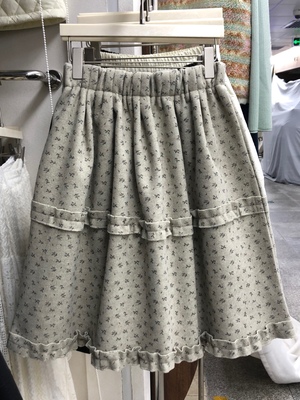 洋气减龄碎花毛呢半身裙女短裙子