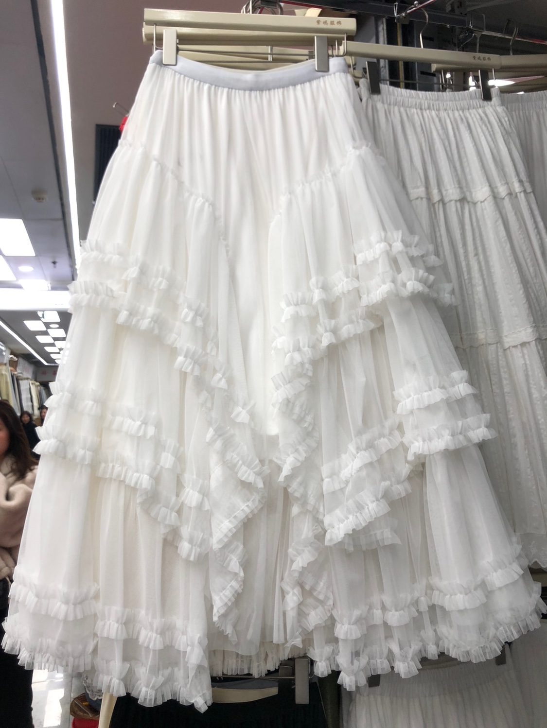 网纱拼接不规则半身裙大摆蛋糕裙