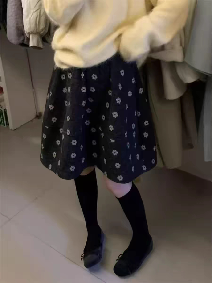 灰色花朵印花半身裙女2026秋冬季高腰遮胯蓬蓬a字裙子花苞中短裙