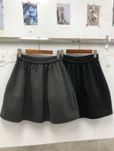 日韩miu系复古毛呢料花苞蓬蓬短中裙秋冬波点碎花百搭南瓜半身裙