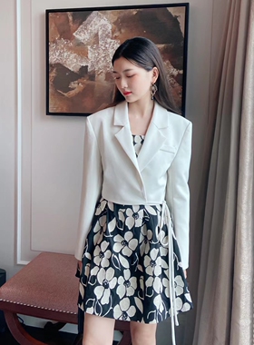 广州APM YOOMINI春秋新款白色长袖设计感系绳西装领上衣外套