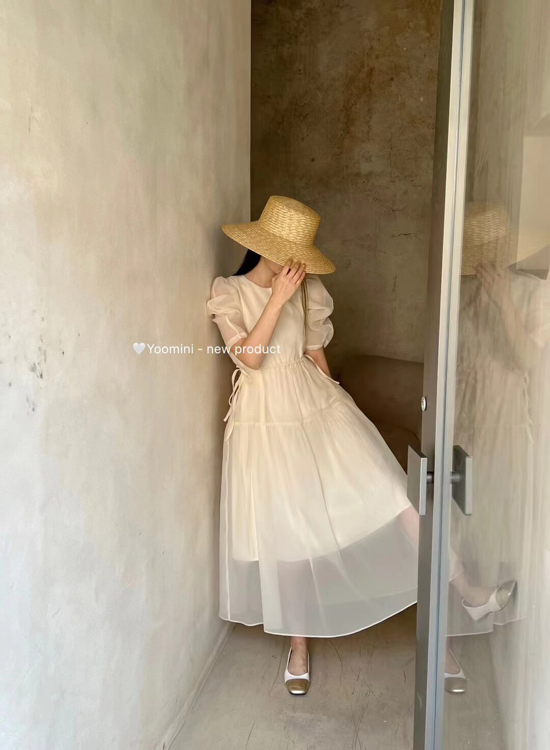 YOOMINI广州APM店淑女性感纱料时尚连衣裙