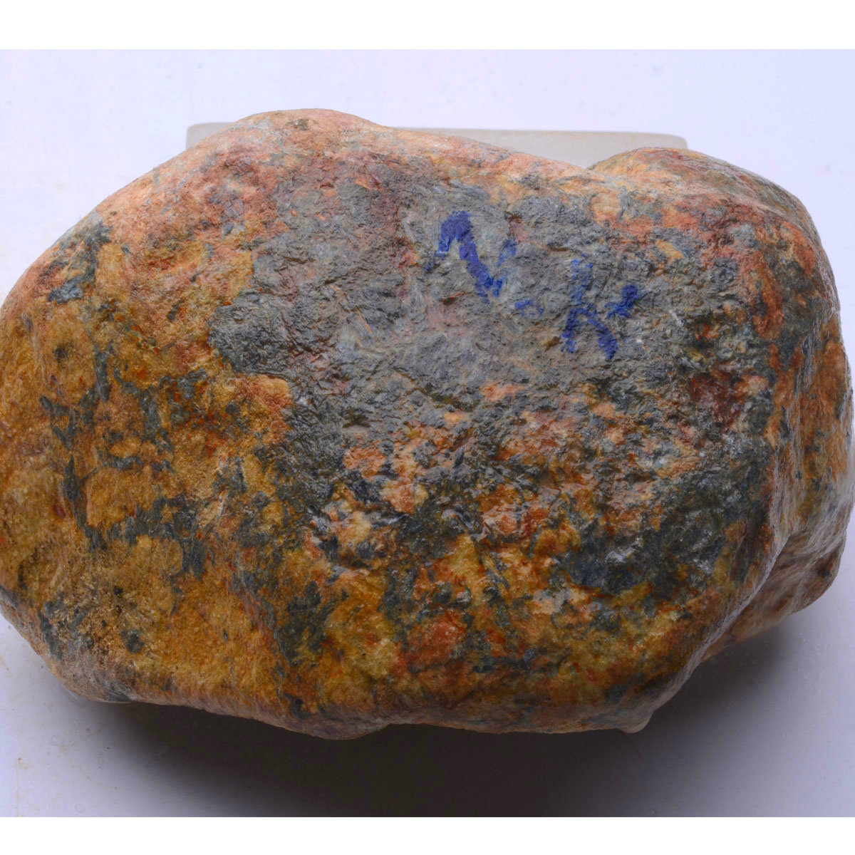 缅甸翡翠原石毛料 老木那  老皮老带癣黑  起荧光 堵飘花手镯a944