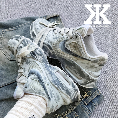 Nike耐克女款低帮跑步鞋