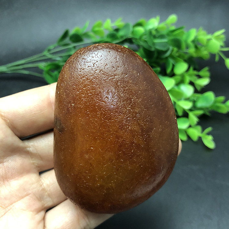 马达加斯加花纹籽料天然冰彩玛瑙象形马料原石石头手把件收藏奇石