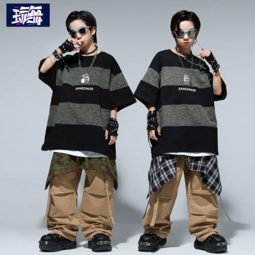 儿童街舞演出服嘻哈男童条纹短袖套装少儿潮酷hiphop表演舞台炸街