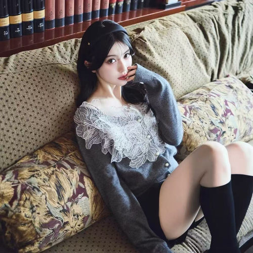 蝴蝶蕾丝V领珍珠扣针织开衫女