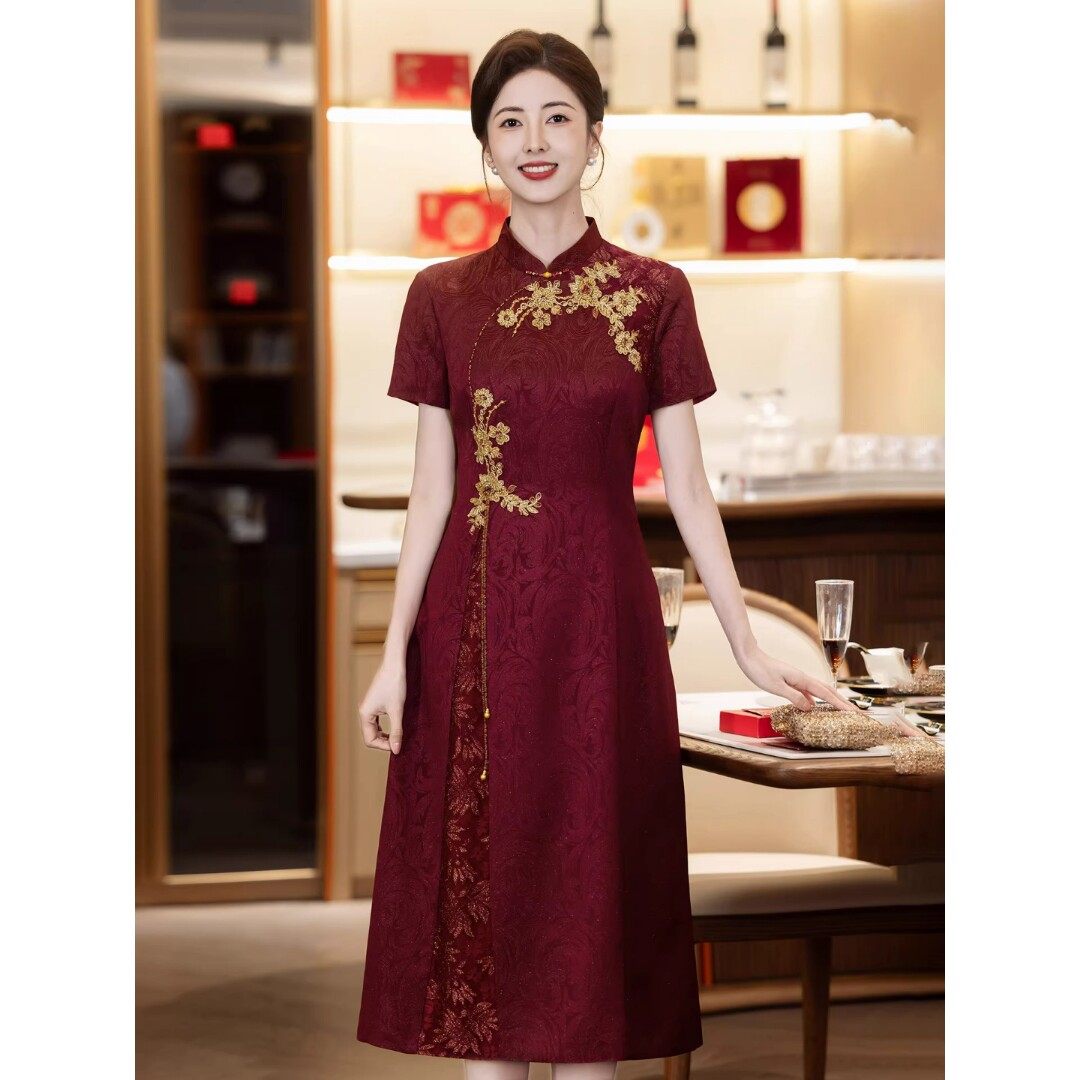新中式酒红婚宴旗袍礼服小个子