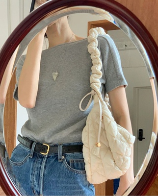 现货 Carlyn云朵包泡泡褶皱大容量单肩斜挎cozy m/babe/lane/luke