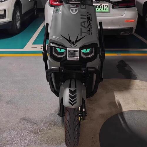 车头苍穹高S超能达适用恶魔台铃马里奥装饰眼睛变形金刚贴纸改装