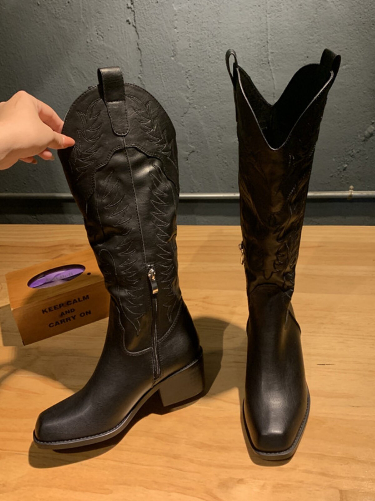 2024 NEW VINTAGE SQUARE TOE BLOCK HEEL WESTERN COWBOY BOOTS WOMENS V MOUTH EMBROIDERY RIDER BOOTS SIDE ZIPPER BOOTS TIDE