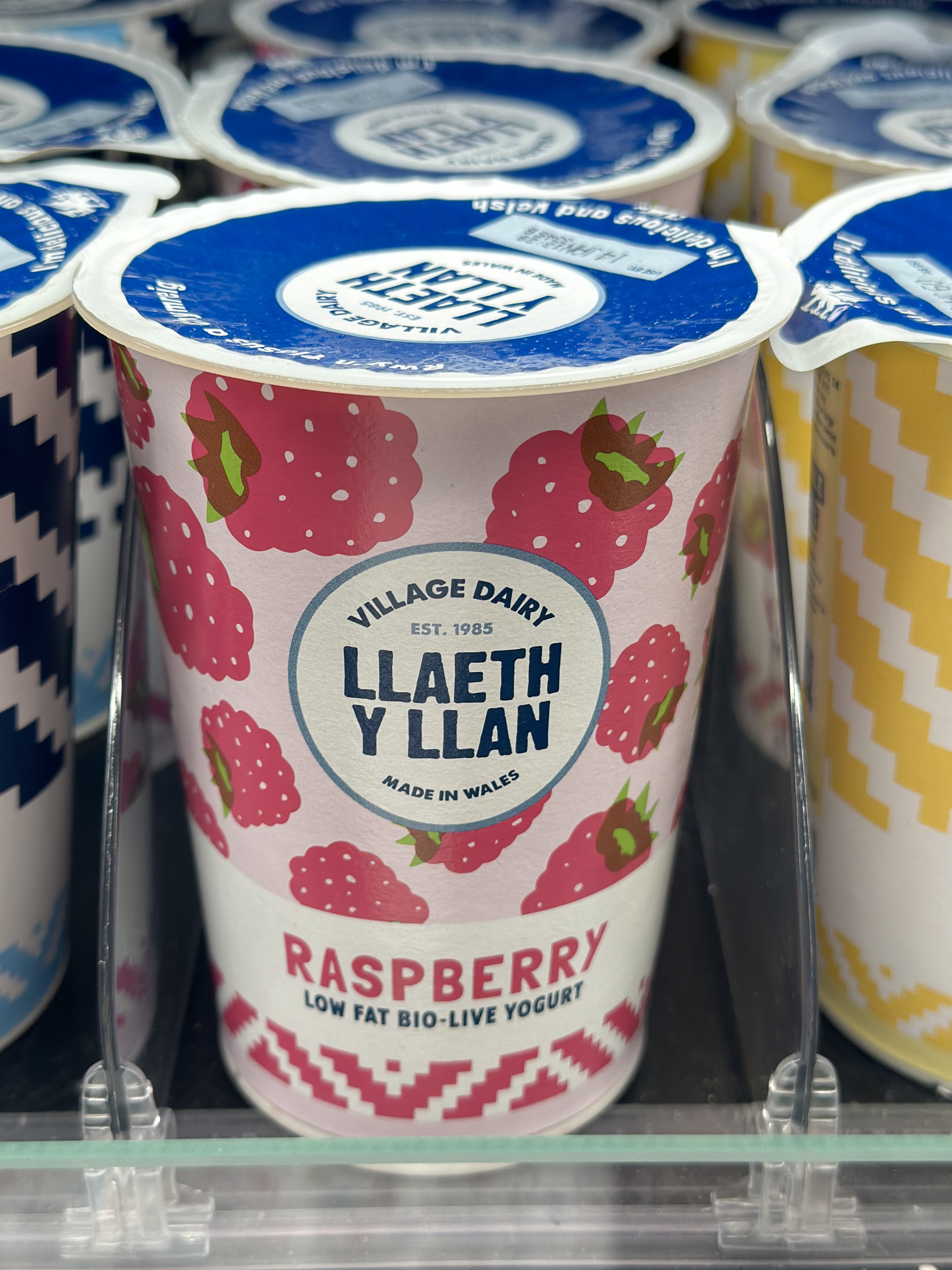 代购正品 英国产 VILLAGE DAIRY低脂覆盆子乳酪/低脂肪酸奶 450克