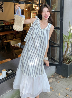 法式复古无袖背心连衣裙女2026夏季新款温柔气质高级感条纹长裙子