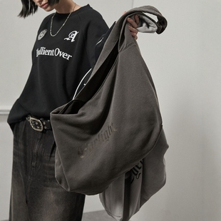 东京胖黄瓜日本代购 Alfred Alex 复古印花斜挎包 AAbg594