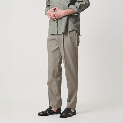 【26SS VIP限时6折】UNITED ARROWS 斜纹布双褶胡萝卜裤 0010
