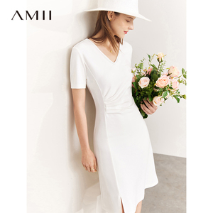 Amii2023夏新款优雅知性修身腰间抽褶层次感V领罗马布弹力连衣裙