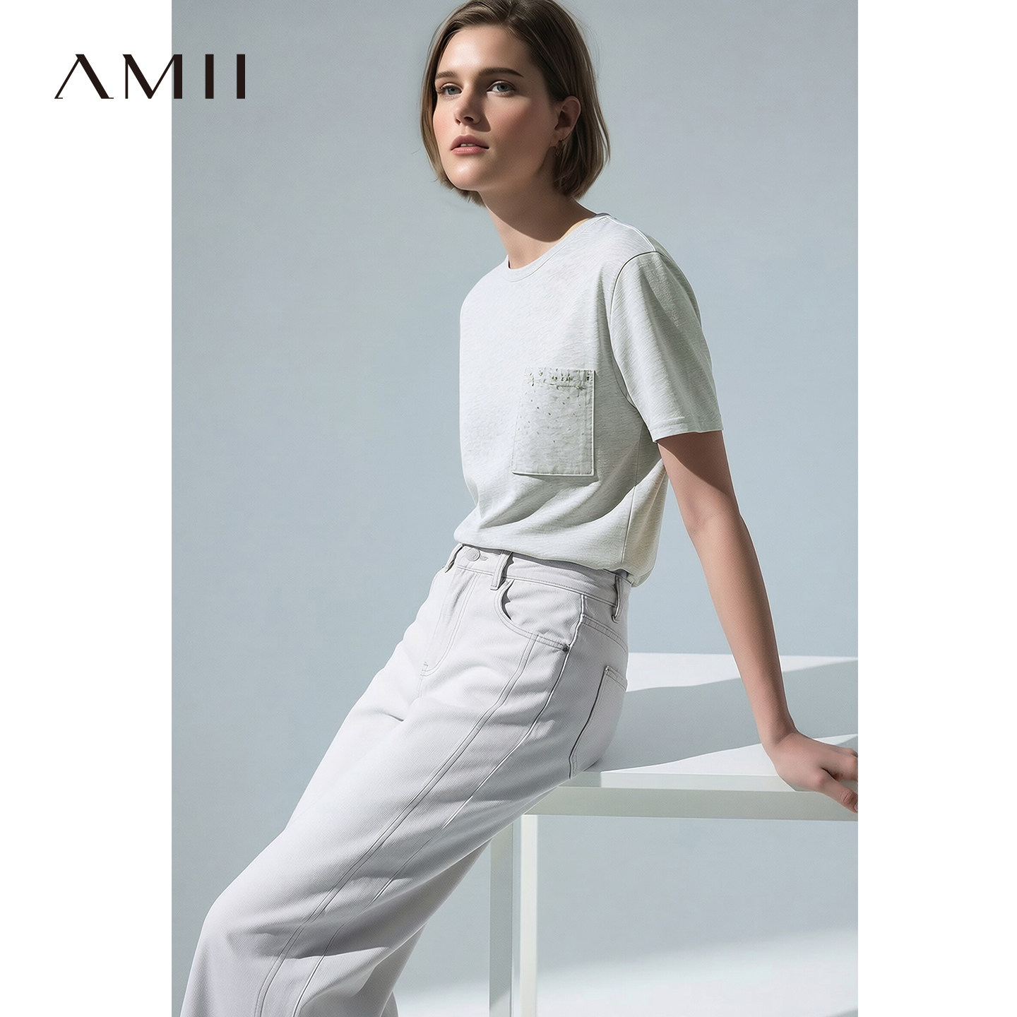 Amii2026夏新款简洁百搭烫钻工艺口袋圆领短袖棉质T恤女宽松上衣