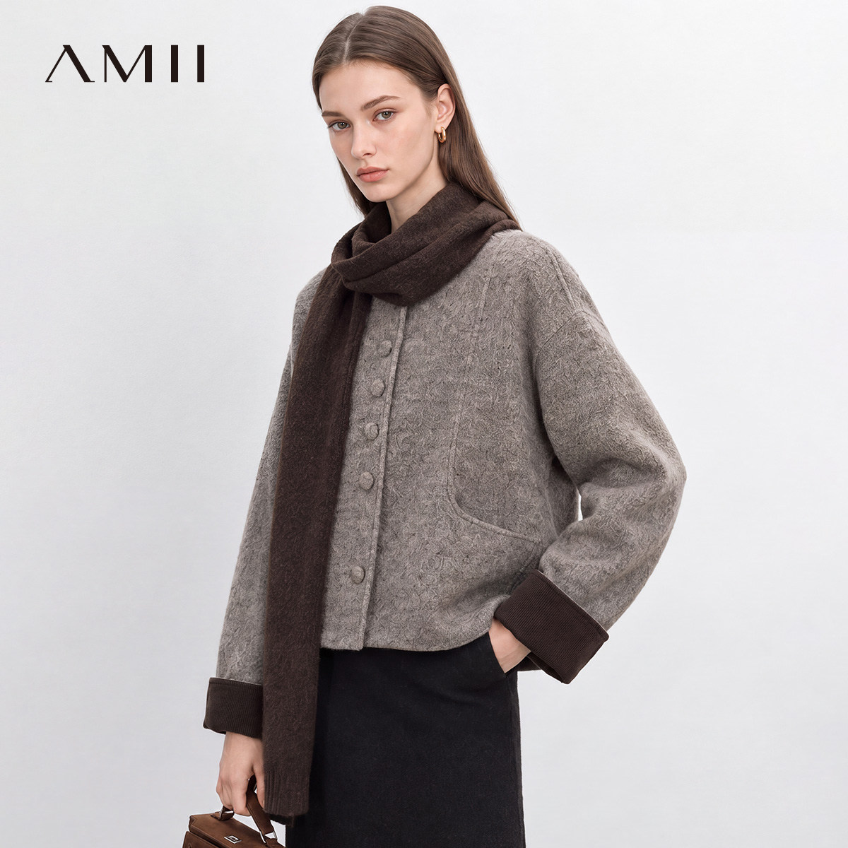 Amii【含绵羊毛】26秋冬韩系简约通勤风袖口撞色毛呢外套配送围巾