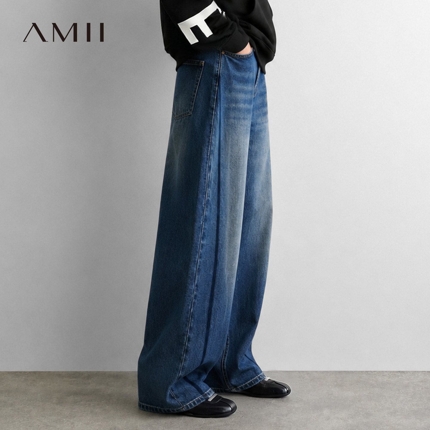 Amii2026秋新款休闲丹宁风撞色洗水牛仔长裤女棉质宽松弯刀裤子