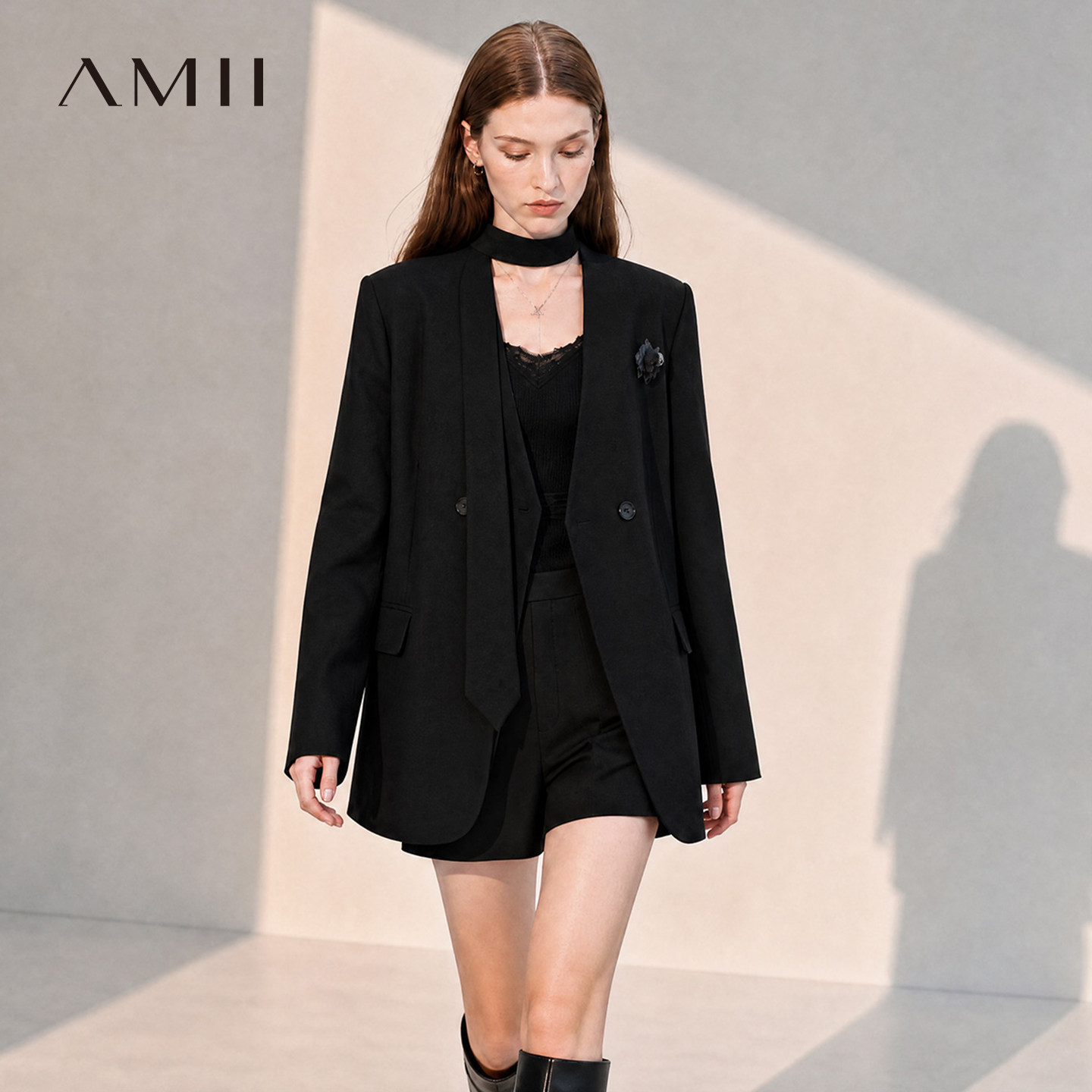 Amii【韩版气质】26秋韩版胸花气质正肩显瘦中长西装外套配送飘带