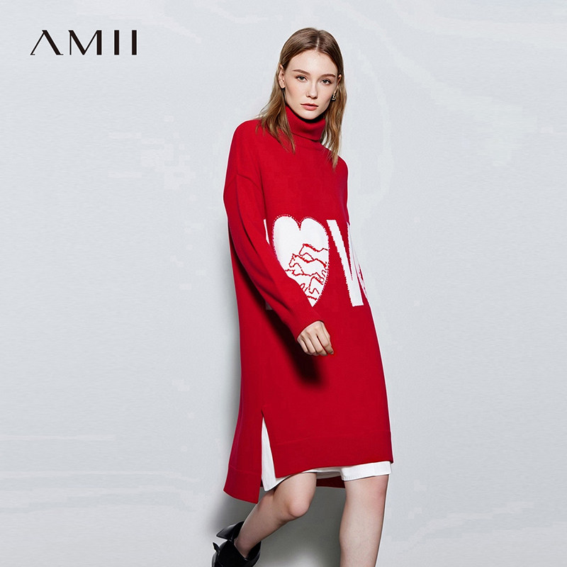 Amii2026冬新款休闲高领落肩袖骏马字母提花连衣裙女宽松针织裙子
