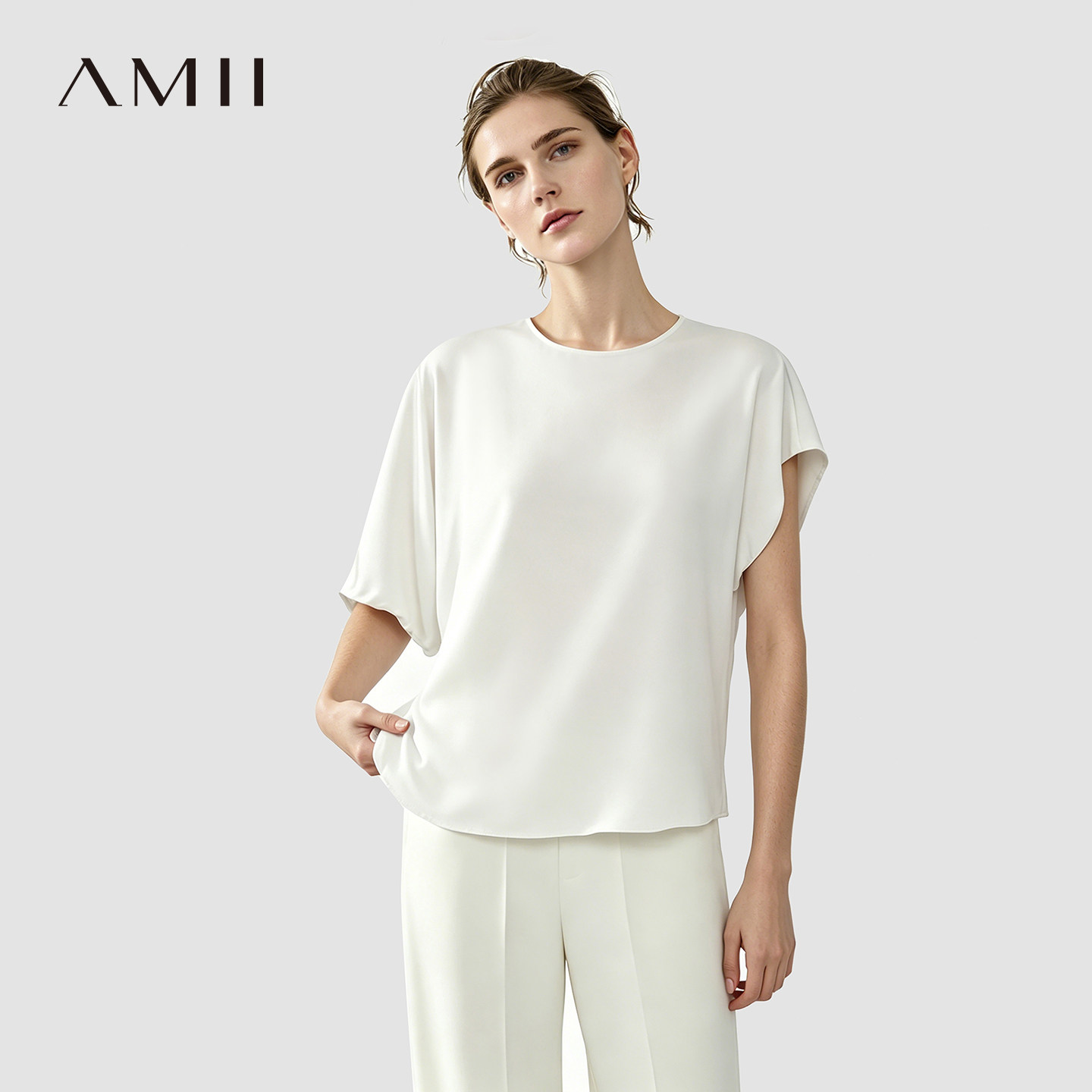 Amii2026夏新款简洁通勤圆领不对称袖缎面雪纺衫女宽松绑带上衣