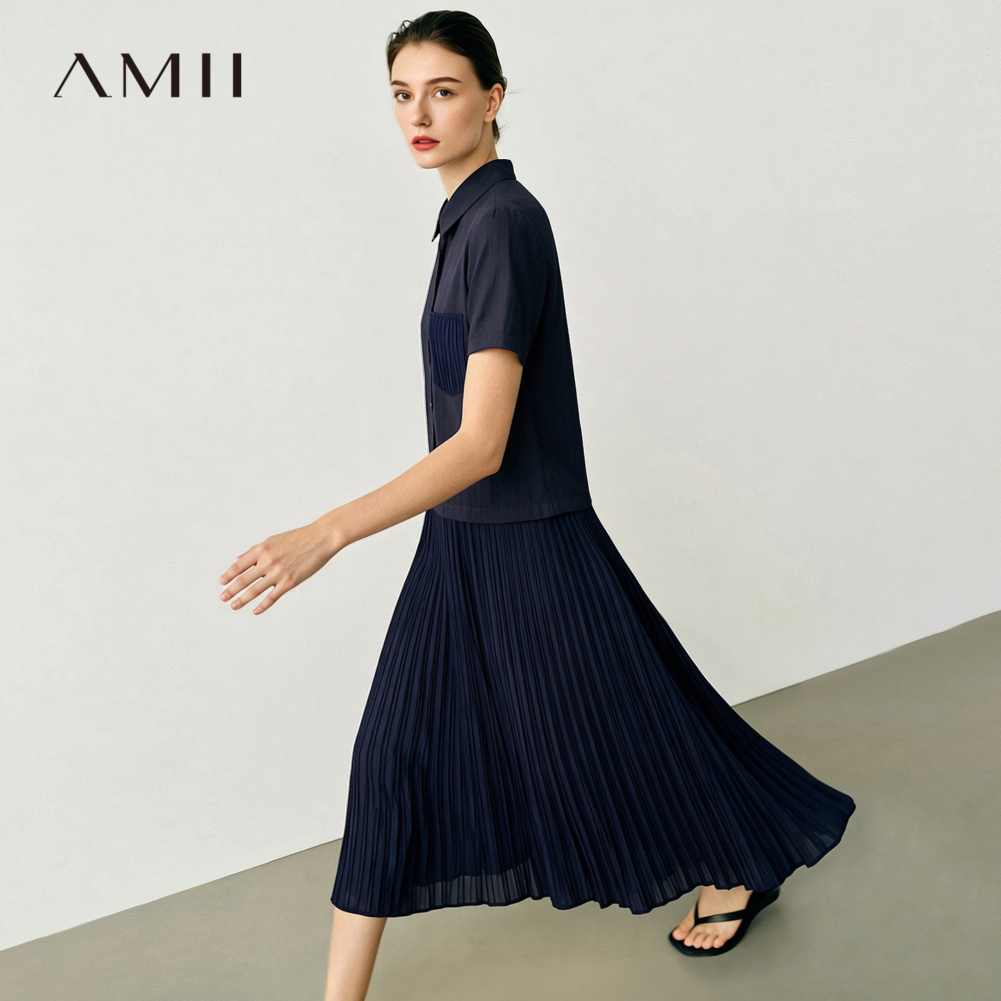 Amii2026夏新款翻领半开襟撞料拼接压褶连衣裙女口袋休闲短袖裙子
