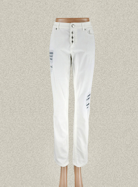 新!森系列 MA**AIN 钮门破洞白色女式棉弹小脚裤牛仔裤 8222D45
