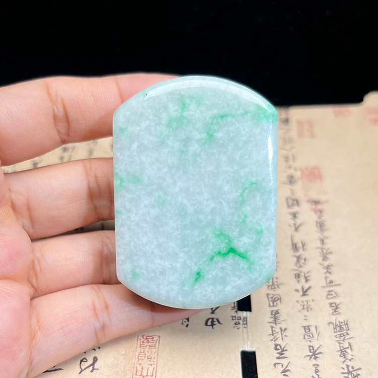 隆慈缘缅甸A货冰糯阳绿翡翠扣