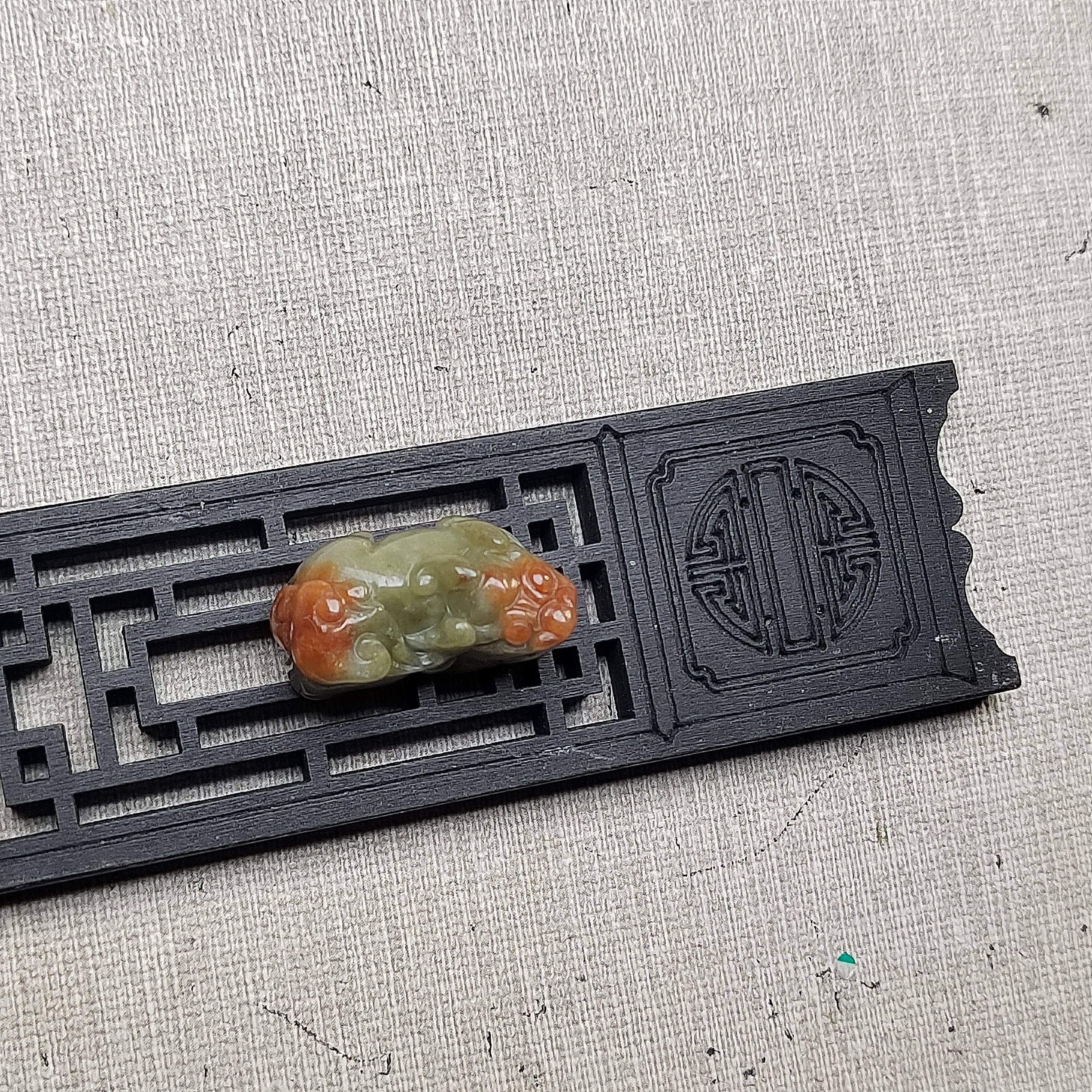 隆慈缘原矿翡翠源头直发A货翡翠糯种黄翡招财小貔貅吊坠挂件