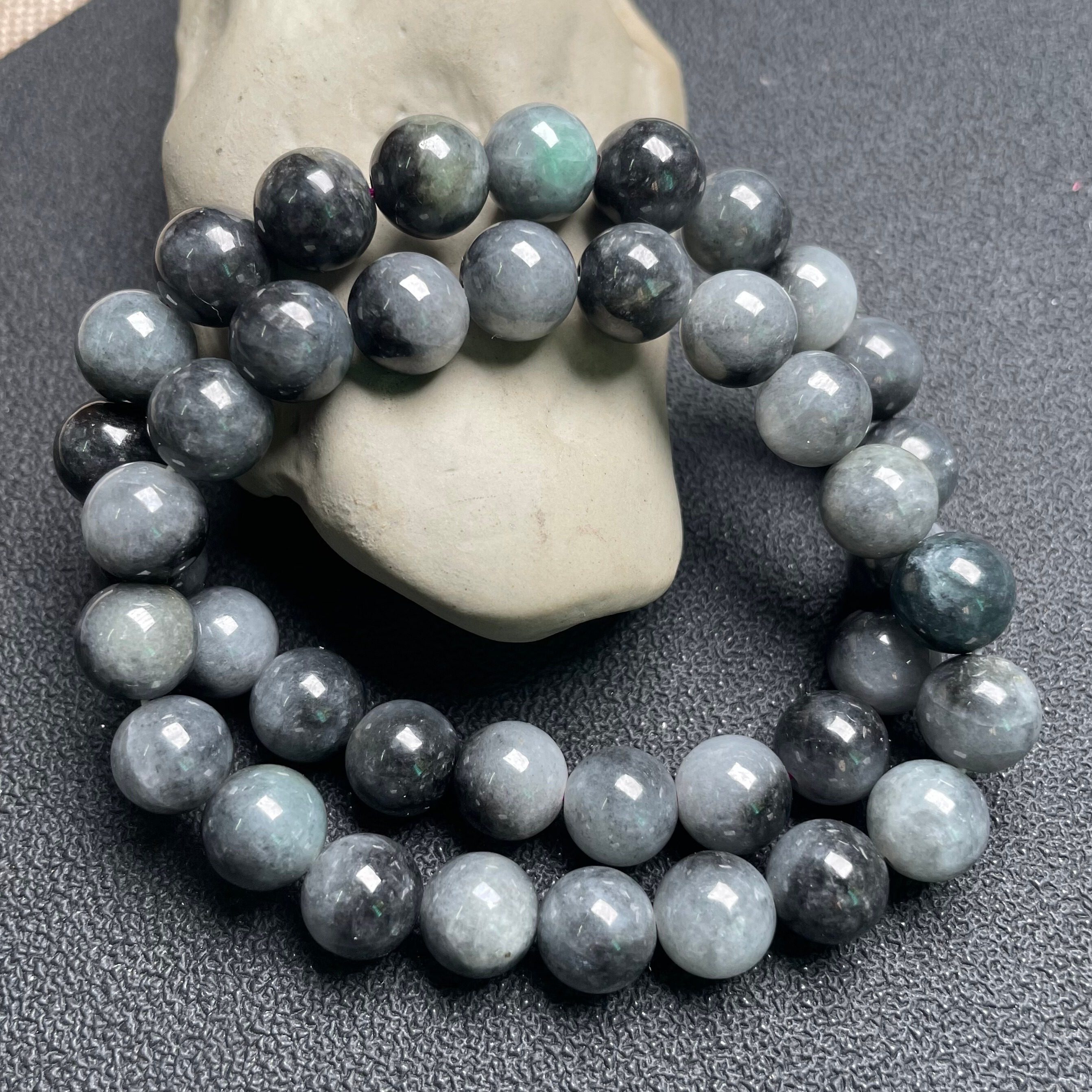 隆慈缘原矿翡翠源头A货10mm冰糯种乌鸡手串玉石半月山水圆珠手链