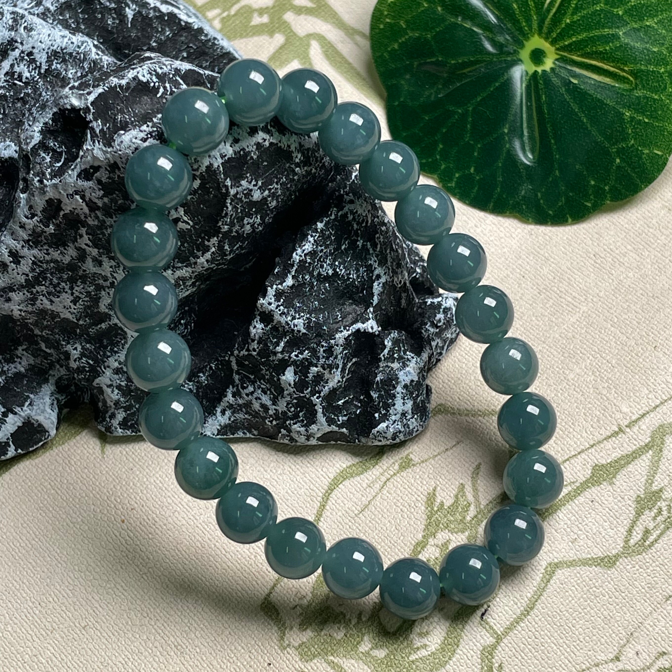 原矿A货翡翠8mm冰糯蓝水圆珠手串