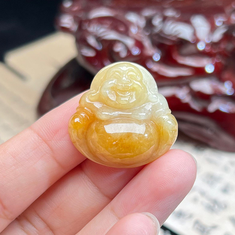 隆慈缘A货冰糯黄翡翠佛公吊坠