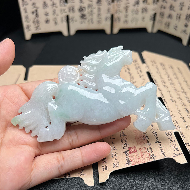 隆慈缘缅甸天然翡翠A货生肖马