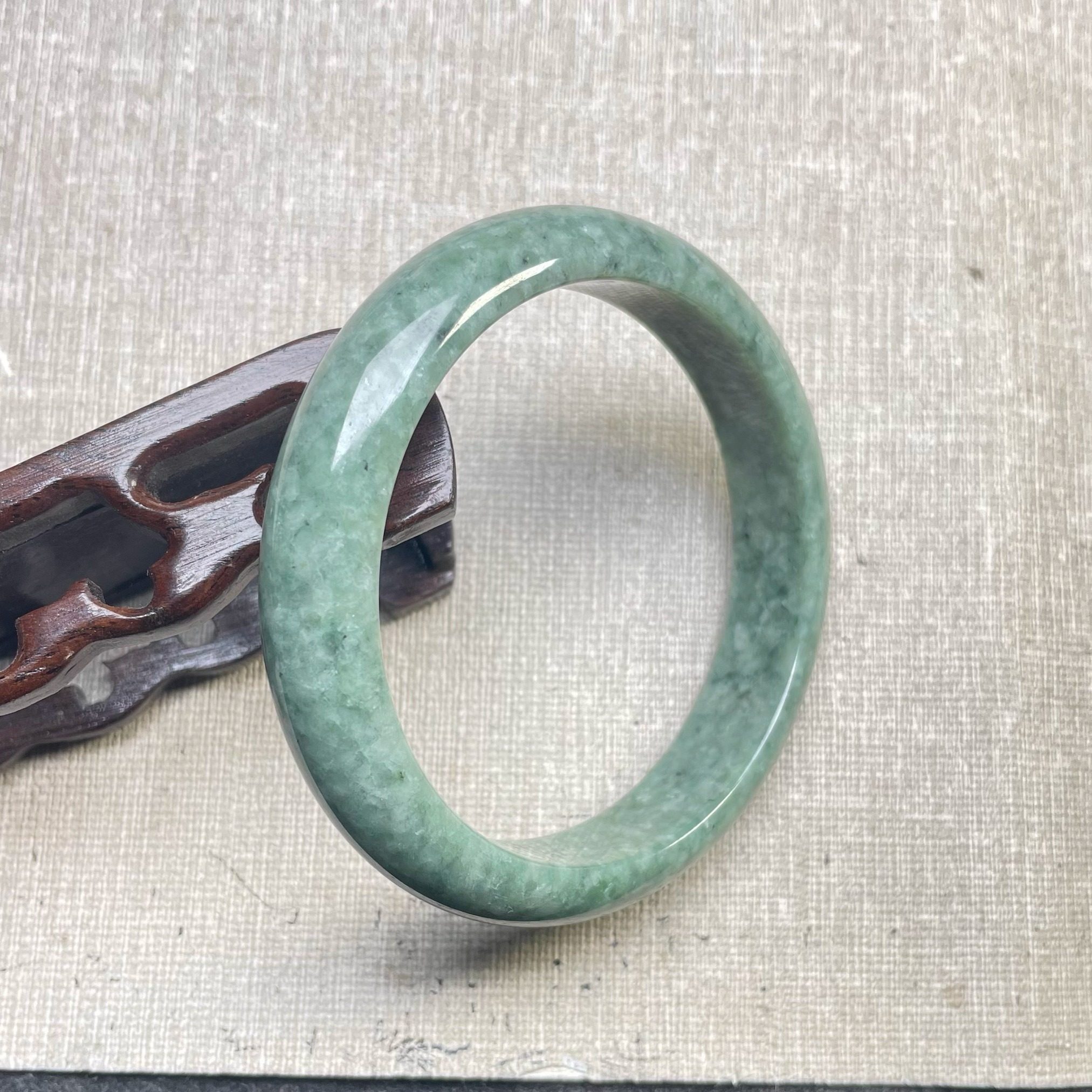 隆慈缘原矿翡翠源头直发63mmA货翡翠手镯糯种豆青宽条正圈手镯