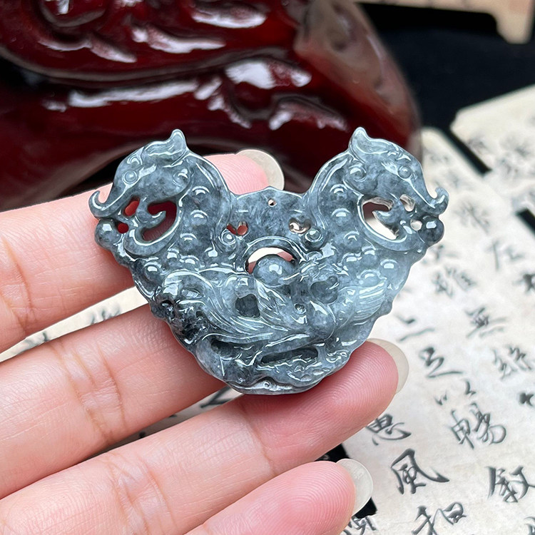隆慈缘A货缅甸翡翠龙凤吊坠